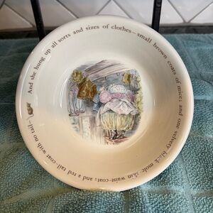 Vintage Wedgwood Beatrix Potter Mrs. Tiggy-Winkle 5.75" Soup Cereal Bowl England